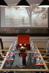 Seminarraum Ausstattung mit Beamer und WLAN